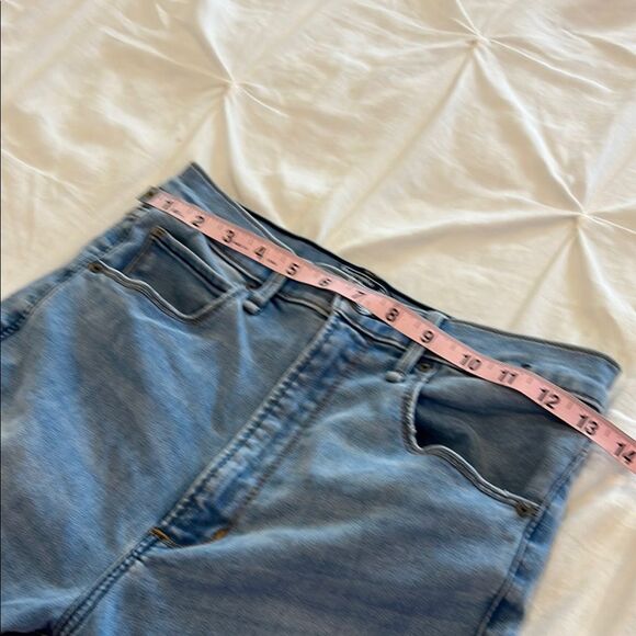 Abercrombie & Fitch Women's Ultra High-Rise Super Skinny Light Wash Jeans Size 2 - Picture 6 of 10